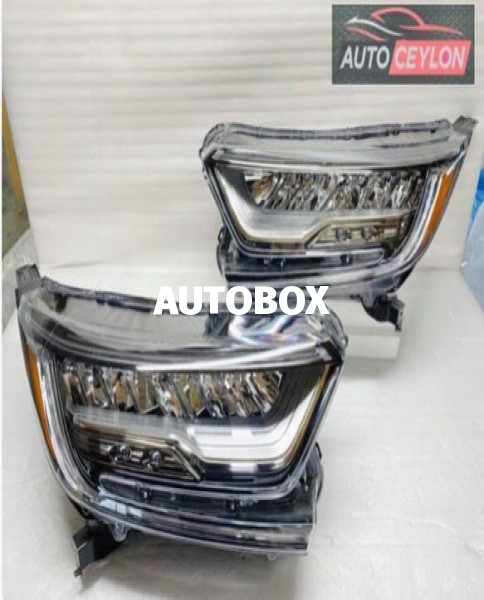 Honda CR-V (RW-1) Headlamps