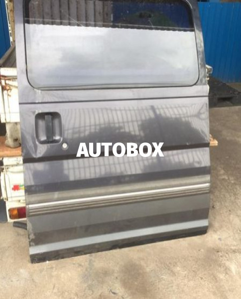 Nissan Caravan E24 Door set